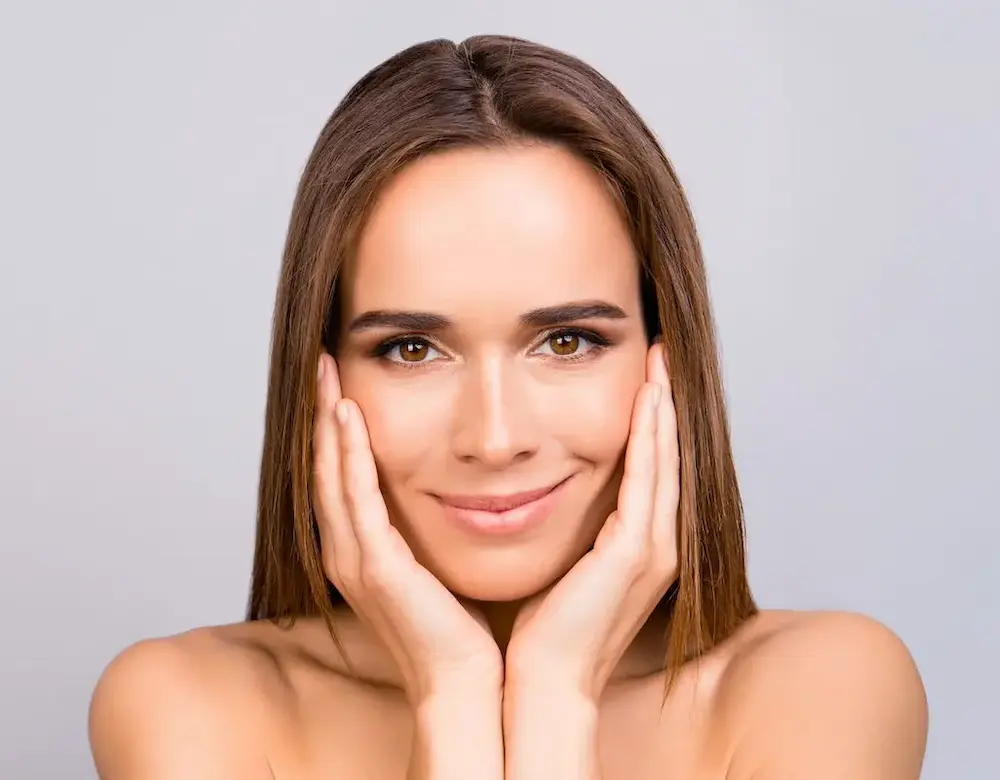 Augenoberlider nach einer Lidstraffung in der Dermatologie Friedensengel